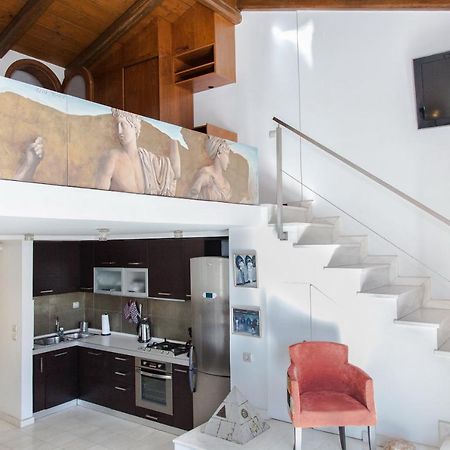Unique Apt W/ Veranda Walking Distance To Sites Appartement Athene Buitenkant foto
