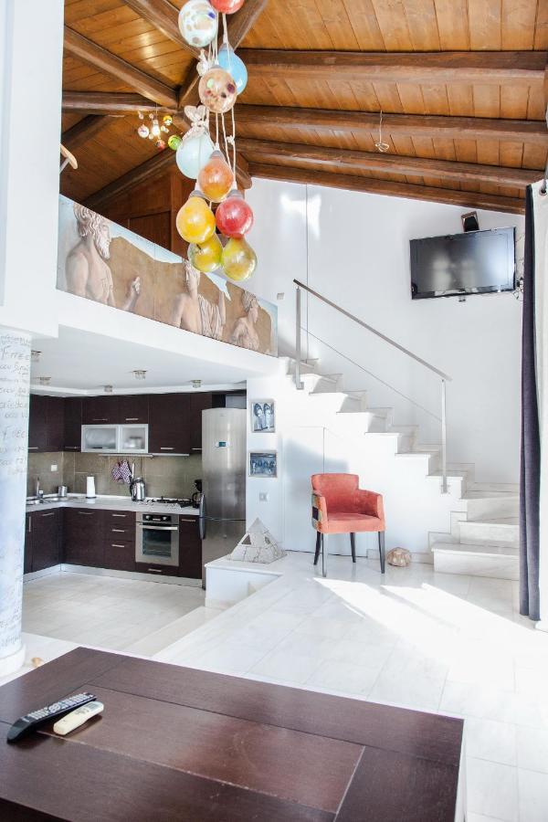 Unique Apt W/ Veranda Walking Distance To Sites Appartement Athene Buitenkant foto