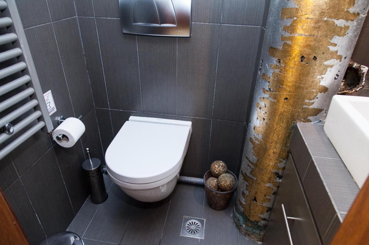 Unique Apt W/ Veranda Walking Distance To Sites Appartement Athene Buitenkant foto